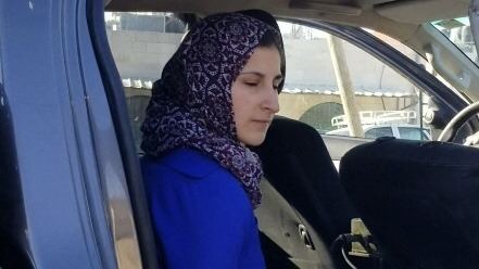 الخليل ... الاحتلال يعتقل فتاة بزعم حيازتها سكيناً